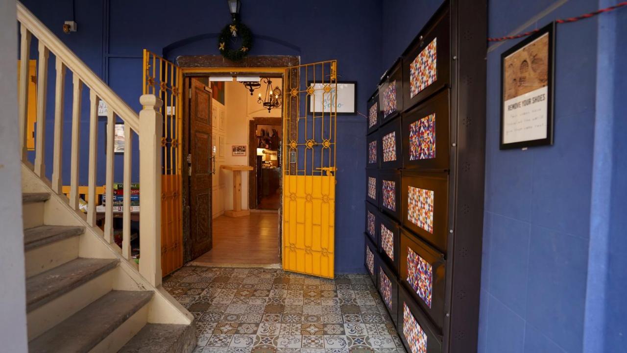 Gosolo Stays Bandra Hostel Bombaim Exterior foto