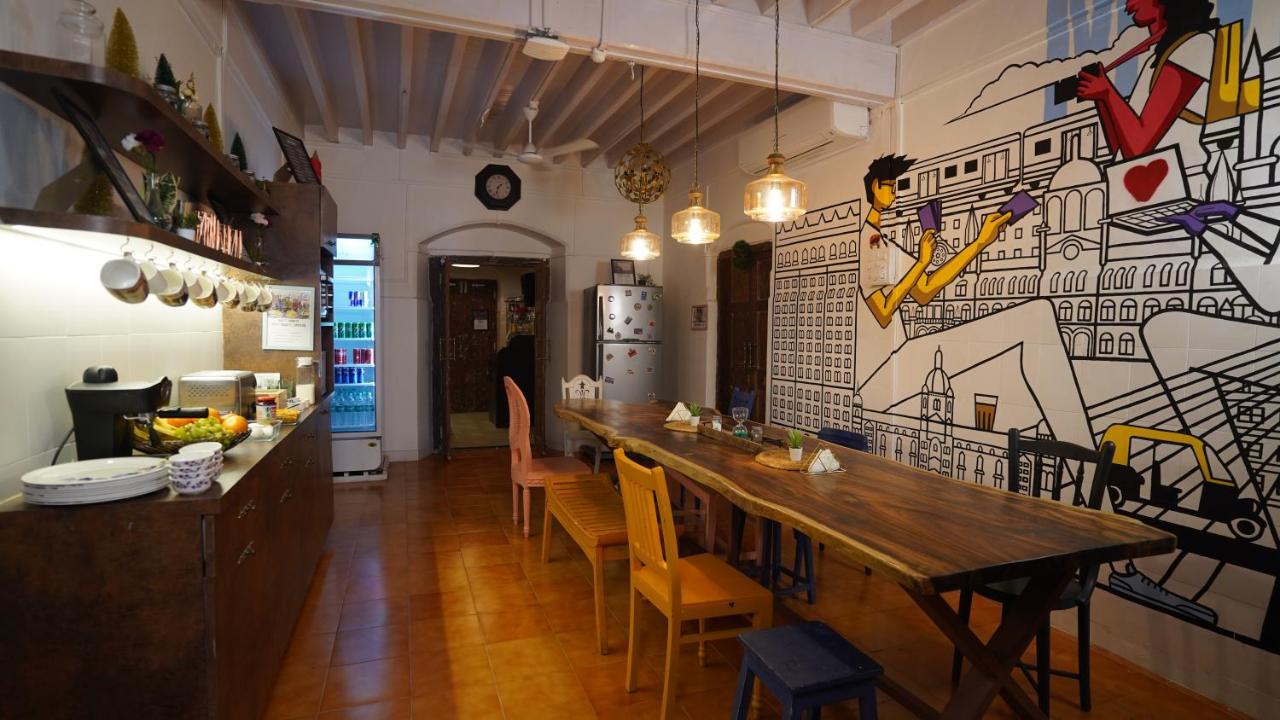 Gosolo Stays Bandra Hostel Bombaim Exterior foto