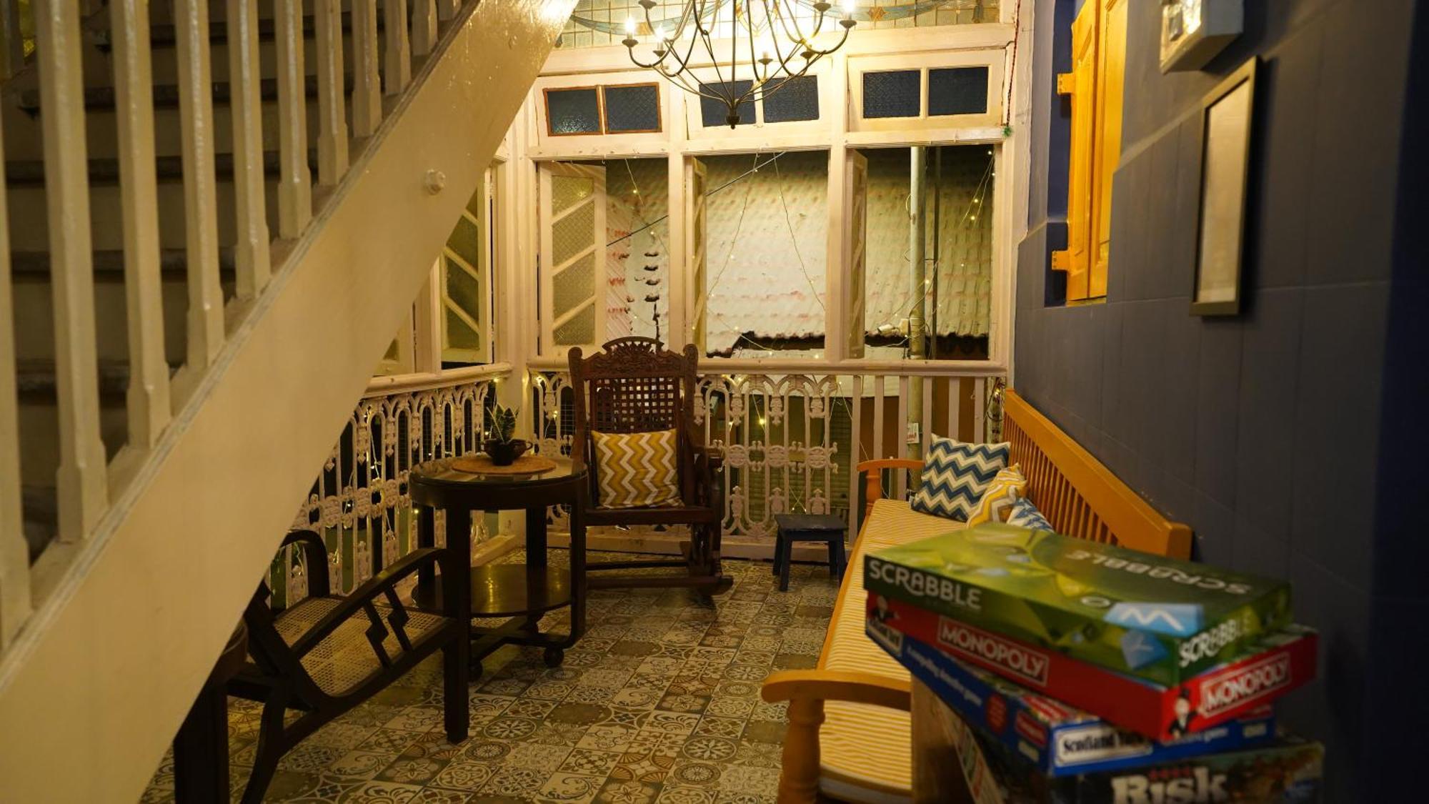 Gosolo Stays Bandra Hostel Bombaim Exterior foto